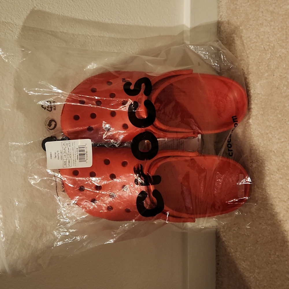 Red Crocs Classic Clogs US M10/W12